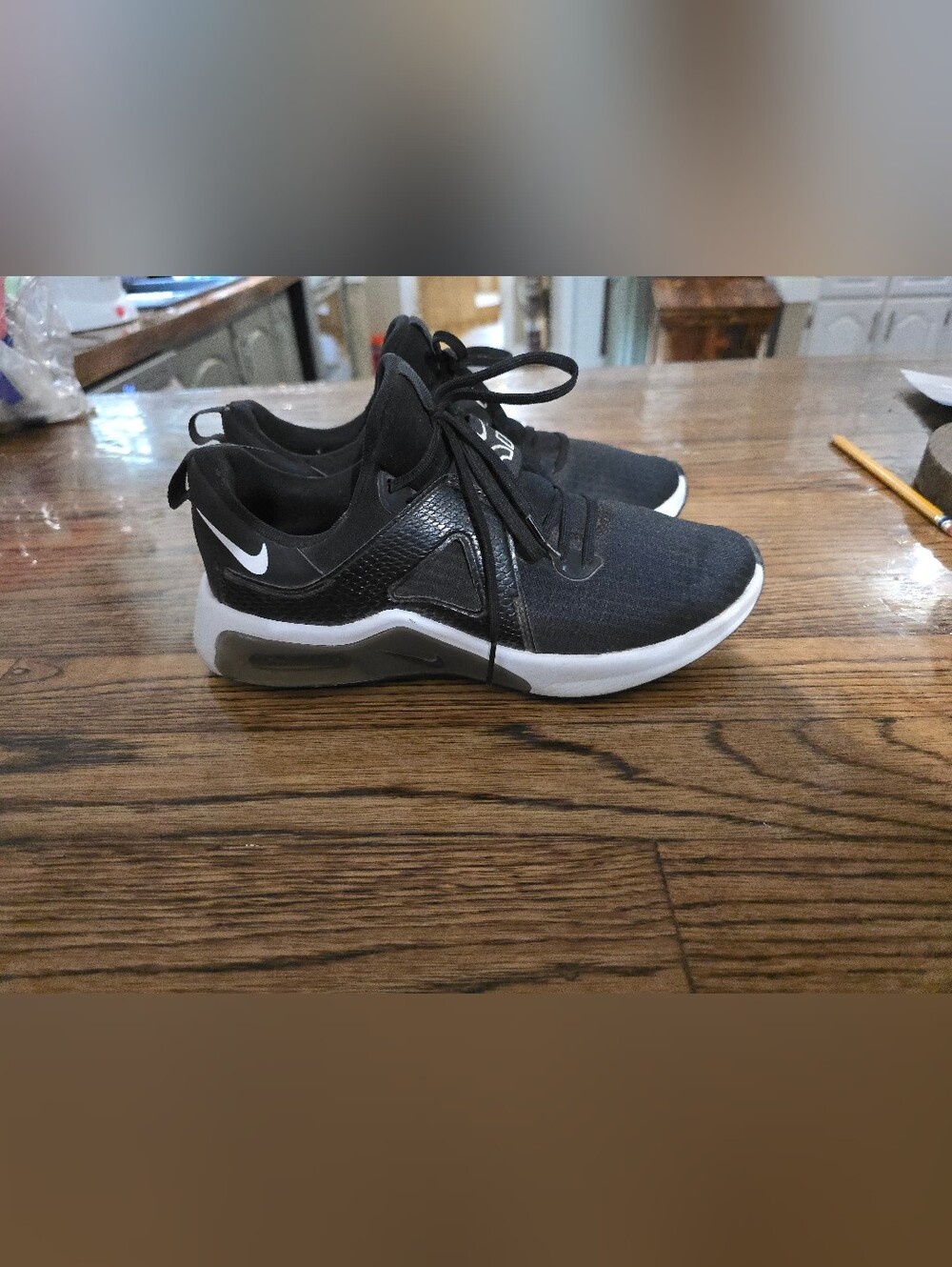 Nike Air Max Bella TR 5 Women’s Size 7 Black White Training Sneakers